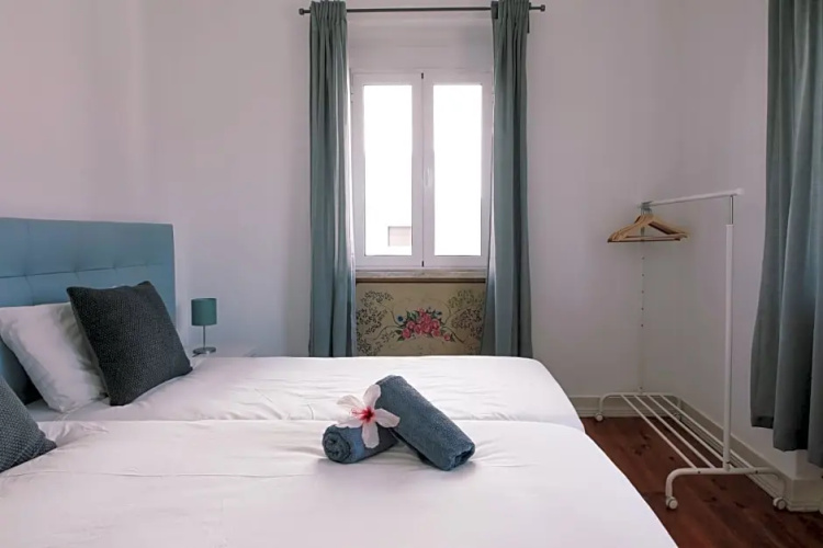 CC Bay House & Hostel