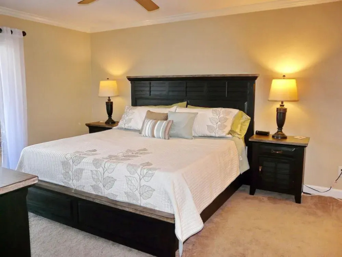 Bright Condo in Community With Pool/steps to Beach