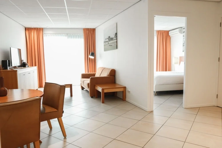 1 Bedroom Business Twin Suite