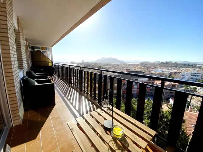 3 Bed room flat with Sea & Mountain View