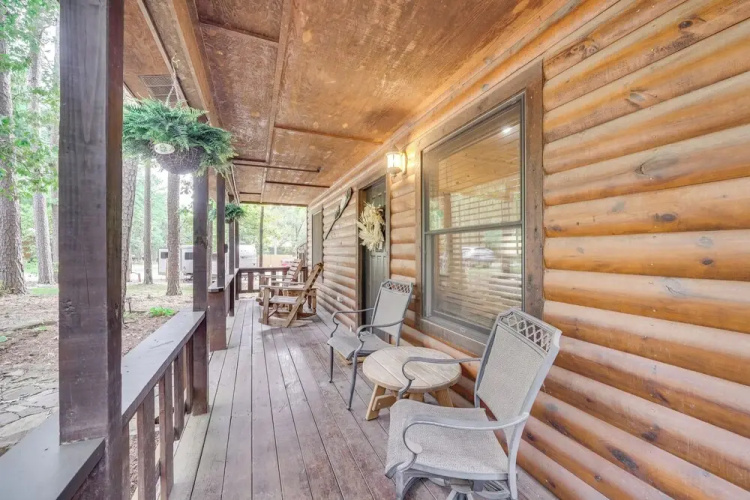 Hot Tub & Deck: Broken Bow 'azalea House'