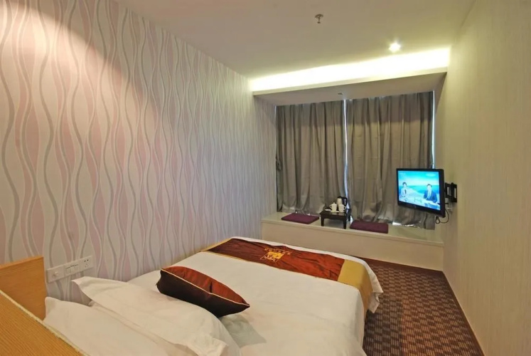 Longquan Xuri Hotel