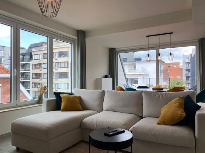 Modern Duplex Near Beach and Shops