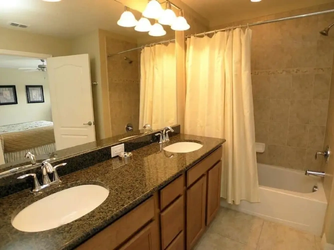 4 Bedrooms Standard Family room