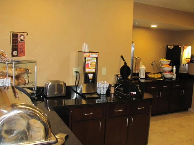 Cobblestone Inn & Suites - Ambridge
