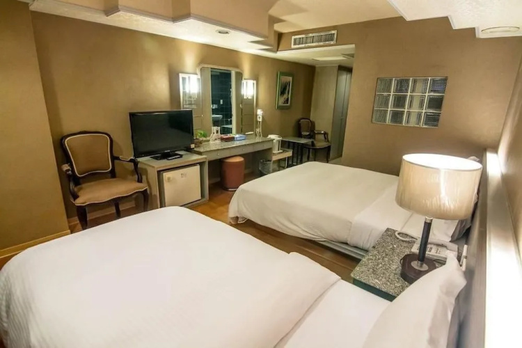 Katherine Plaza Hotel