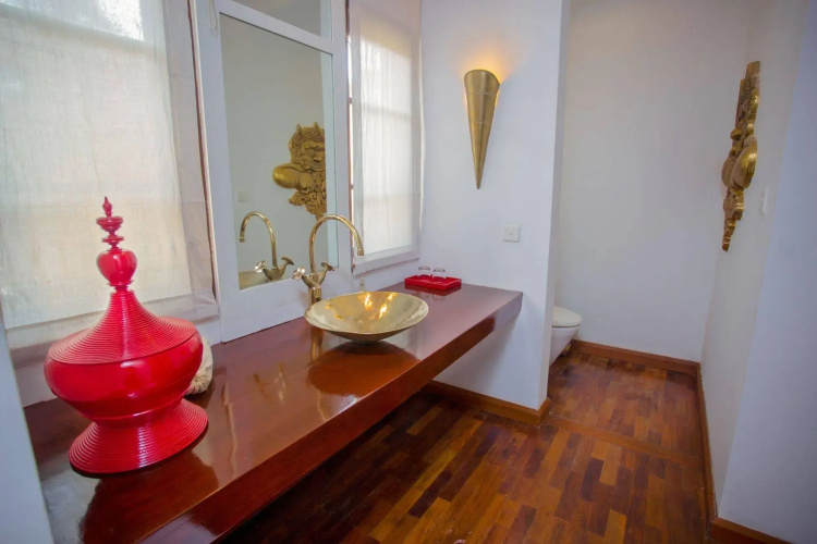 Areindmar Hotel