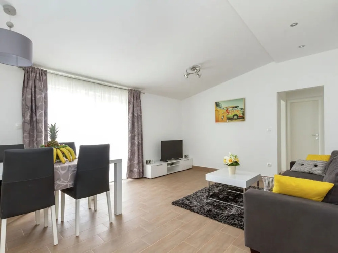 Beautiful Apartment in Between Split and Trogir