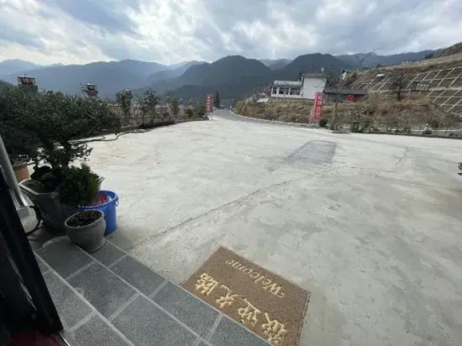 Upper Tekking Route Starting Point Family House