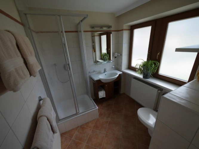3 Bedrooms Apartment