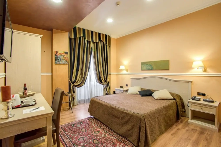 1 Bedroom Standard Quadruple Family room
