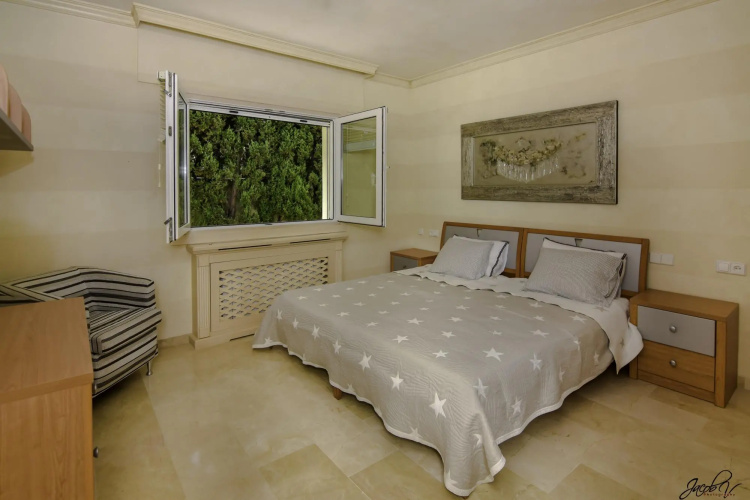 20001 - Exquisite Villa 50M To Beach