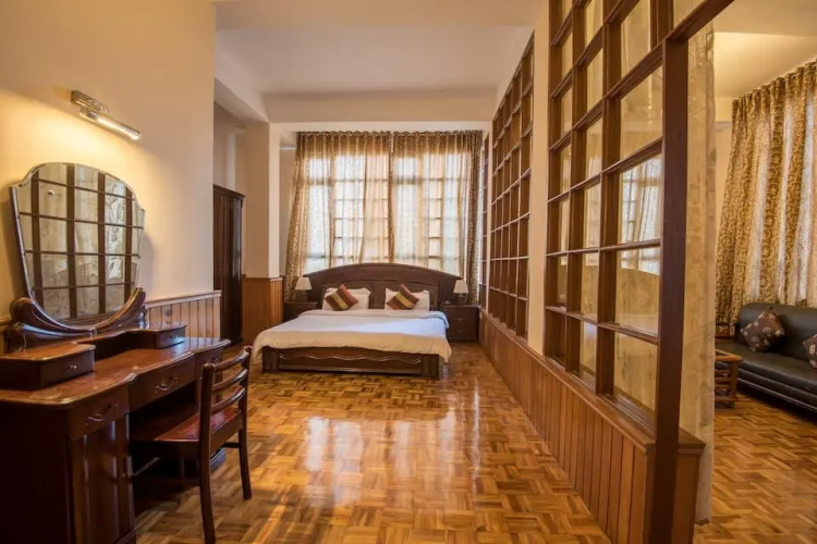 The Sidlon Residency