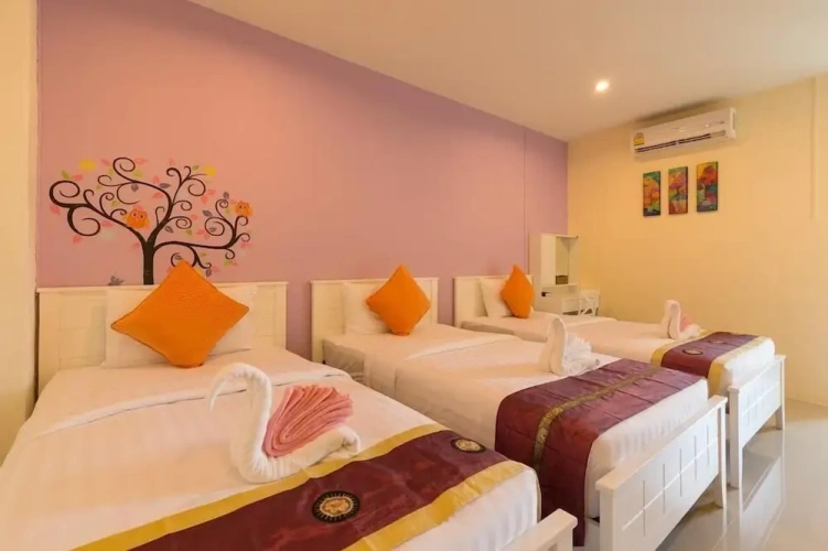 Standard Triple room