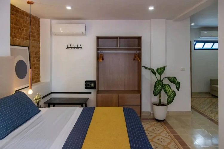 Deluxe Suite