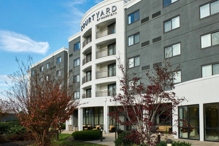 Courtyard By Marriott Bristol - Cordillera Azul