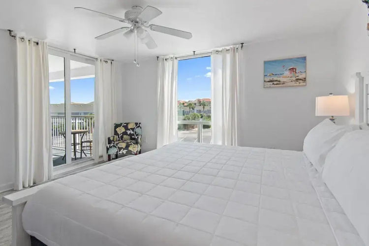 Shoreline Towers 3033