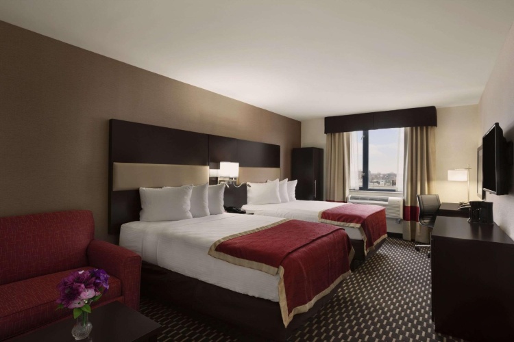 Deluxe Quadruple Suite