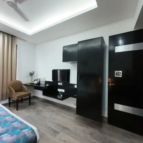 ACE 7 Hotel and Residence