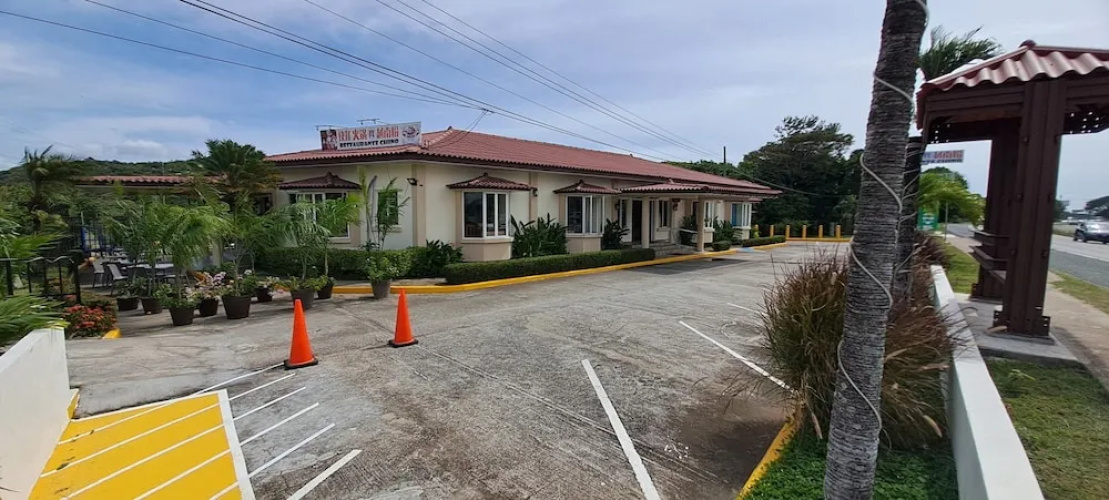 Mi Casa Asi de Grande