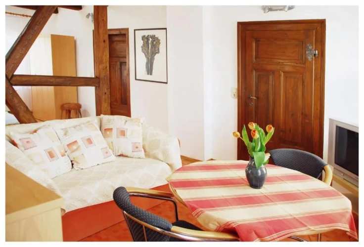 2 Bedrooms Apartment