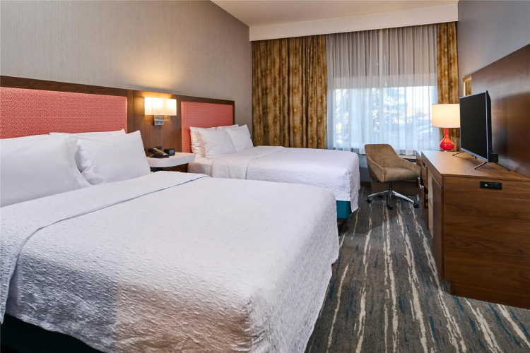 Hampton Inn Anchorage photo 6