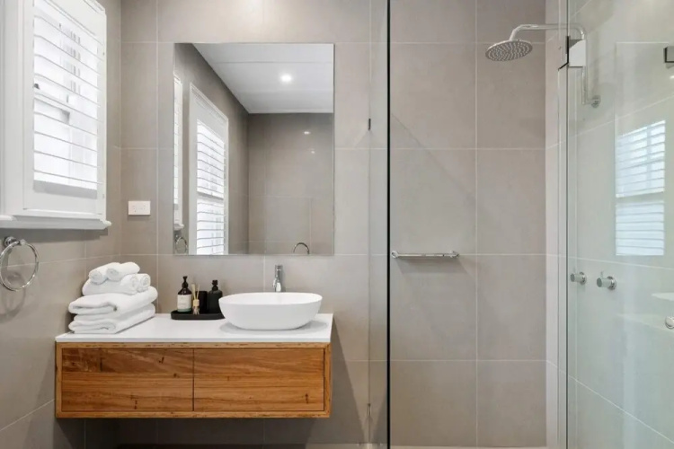 Harbour View 4 Bed House The Rocks