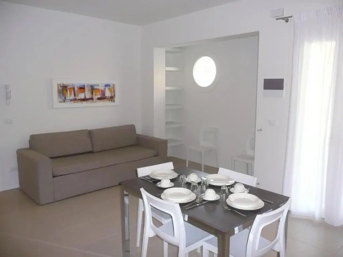 2 Bedrooms Apartment