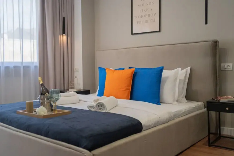 Modern Spacious 2BR Steps to Cismigiu Gardens