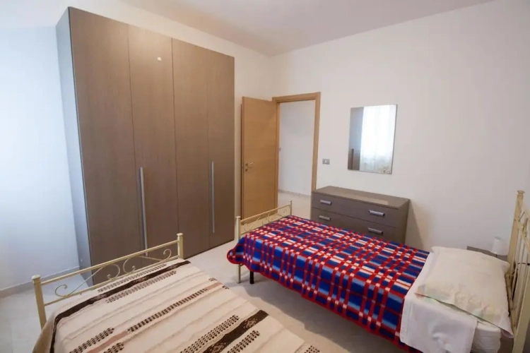 Standard Triple room