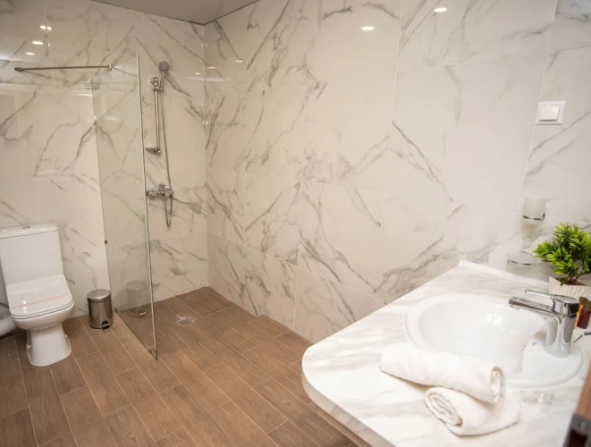 Deluxe Double room with partial sea view