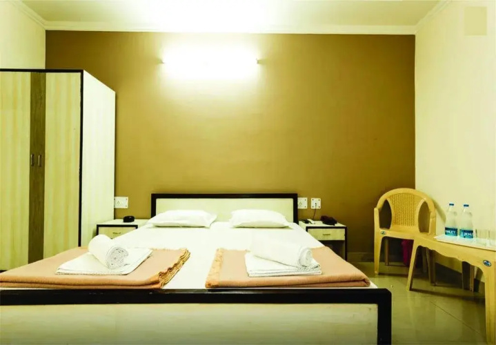 Fabebo Hotel by OYO Rooms