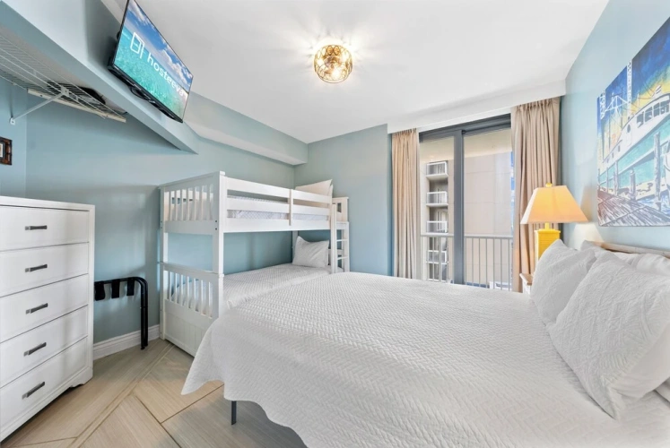 3 Bedrooms Standard room with balcony and beachfront