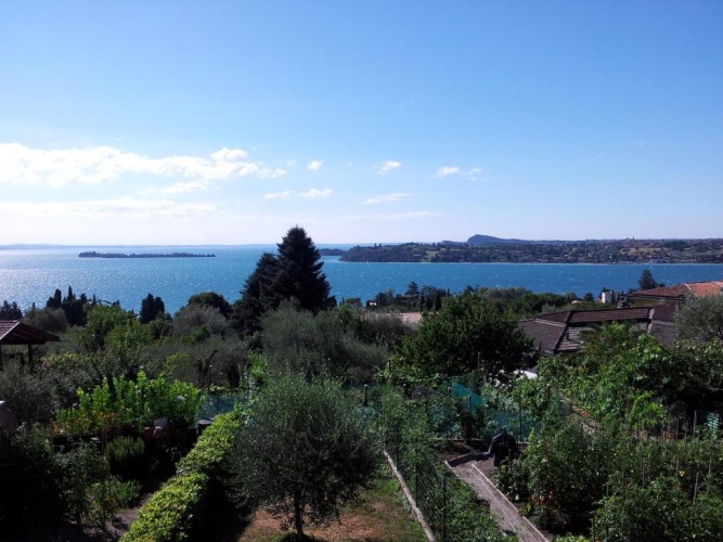 1 Bedroom Apartment with lake view
