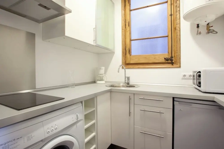 2 Bedrooms Apartment with balcony and with city view