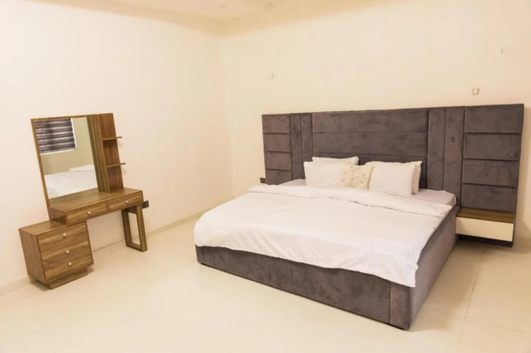 Immaculate 4-bed Apartment in Lekki