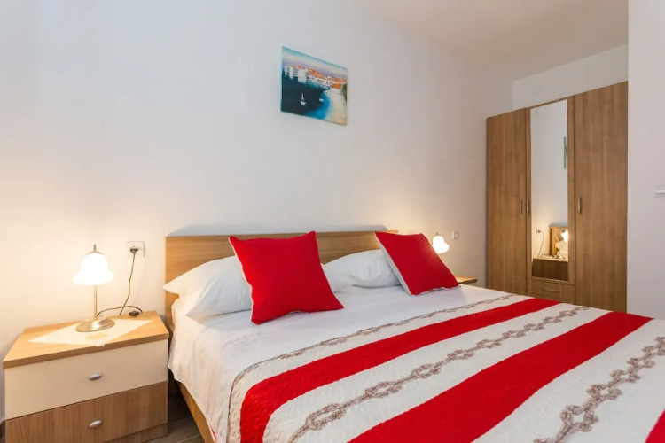 Sea View Apartments - Perovic