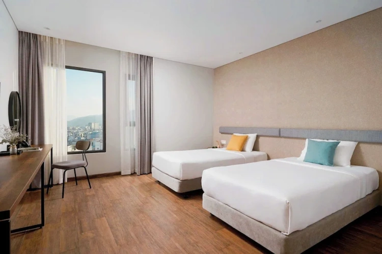 Deluxe Twin room with city view