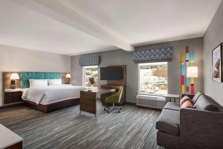Hampton Inn & Suites by Hilton Kelowna Airport photo 7