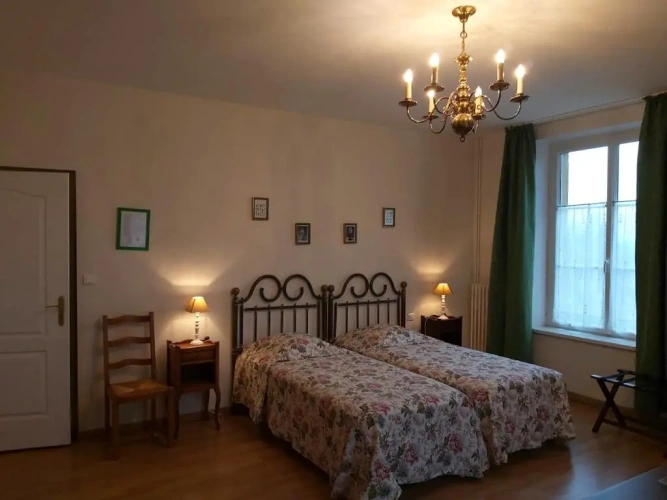 Standard Triple room