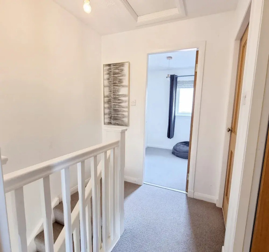 Spacious Family Home In Glasgow