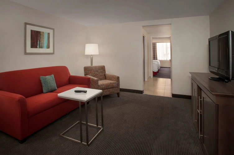 Hampton Inn & Suites Milwaukee Downtown