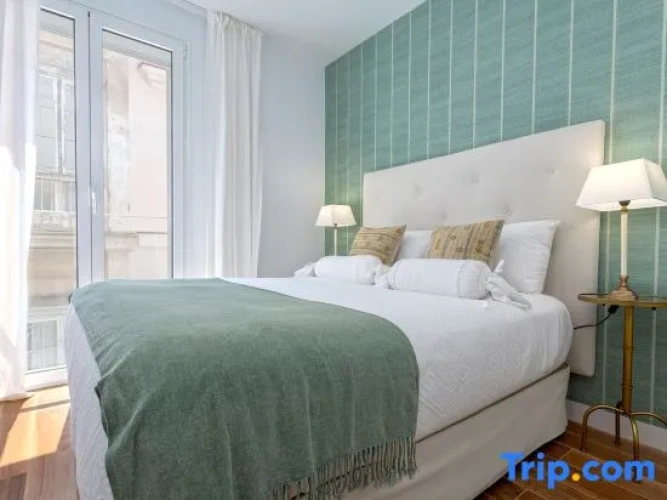 3 Bedrooms Apartment