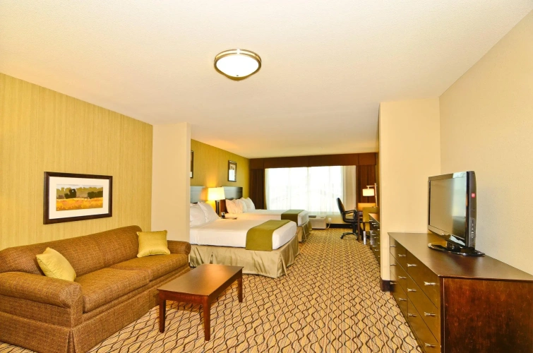 Quadruple Suite
