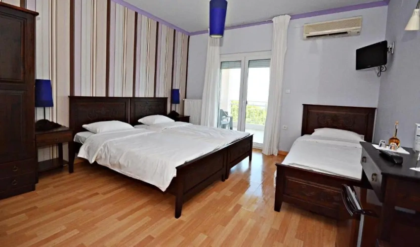Triple room