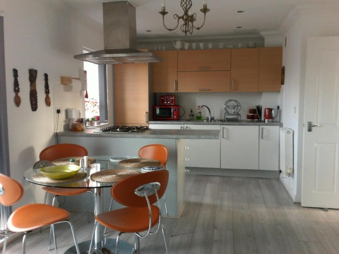 2 Bedrooms Apartment