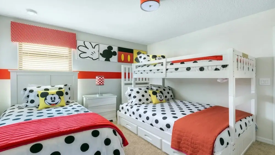 Special Offer Spacious Home With Pool!