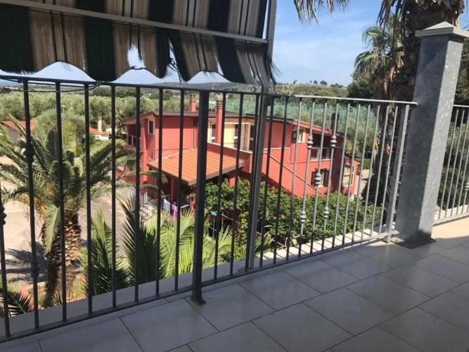 1 Bedroom Attic Apartment