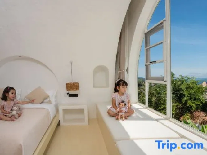 Standard Twin Family room with view