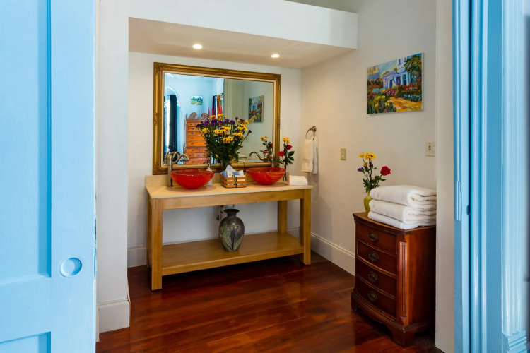 Amethyst Garden Inn